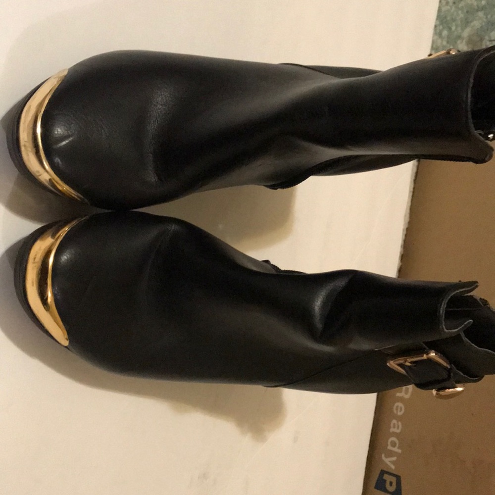 Leather shoes